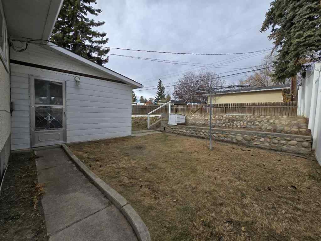 MLS® A2267816 - 91 Holly Street NW in Highwood Calgary, Residential