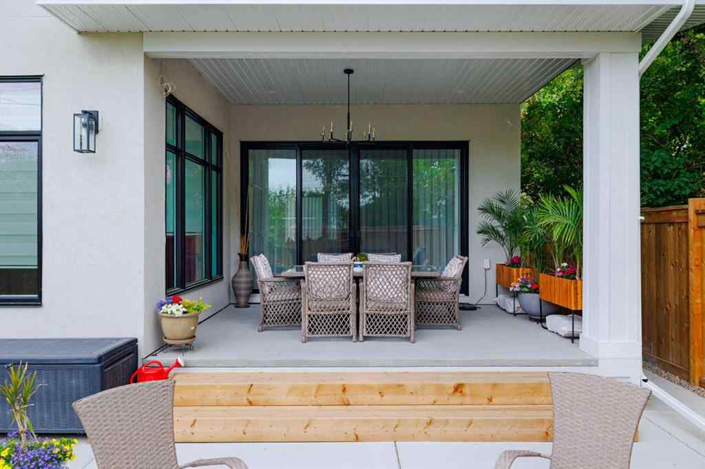 MLS® A2267818 - 319 42 Street SW in Wildwood Calgary, Residential