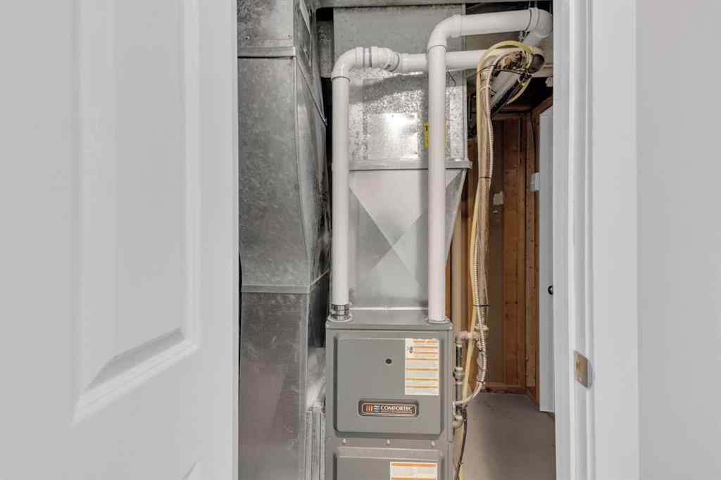 MLS® A2267820 - 3965 38A Avenue  in Eastview Red Deer, Residential