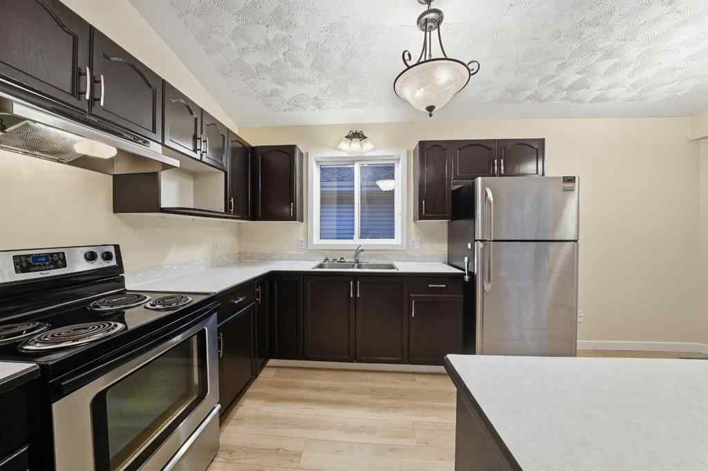 MLS&reg; # A2267826 - 4706 43 Street  in Palo Sylvan Lake, Residential Open Houses