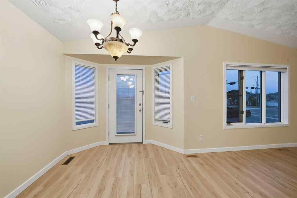 MLS&reg; # A2267826 - 4706 43 Street  in Palo Sylvan Lake, Residential Open Houses