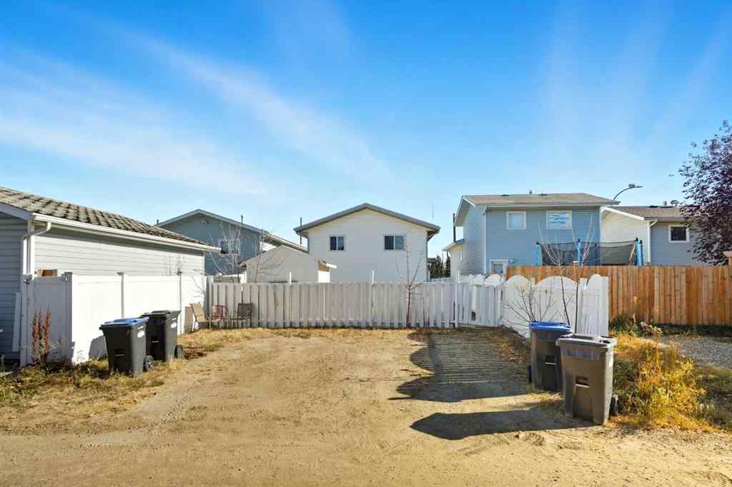 MLS&reg; # A2267826 - 4706 43 Street  in Palo Sylvan Lake, Residential Open Houses