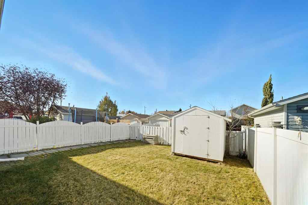 MLS&reg; # A2267826 - 4706 43 Street  in Palo Sylvan Lake, Residential Open Houses