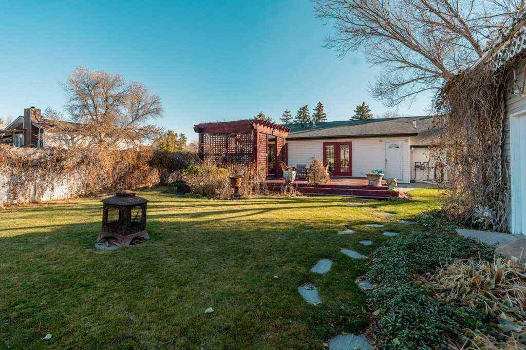 MLS® A2267832 - 1006 9 Street N in Staffordville Lethbridge, Residential