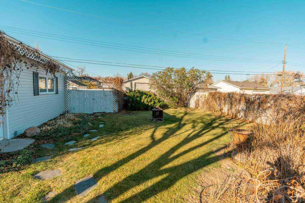 MLS® A2267832 - 1006 9 Street N in Staffordville Lethbridge, Residential