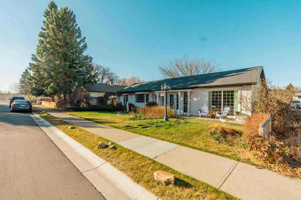 MLS® A2267832 - 1006 9 Street N in Staffordville Lethbridge, Residential