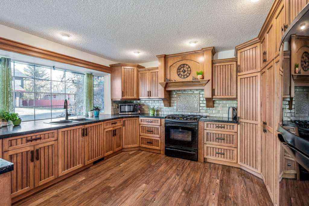 MLS® A2267832 - 1006 9 Street N in Staffordville Lethbridge, Residential