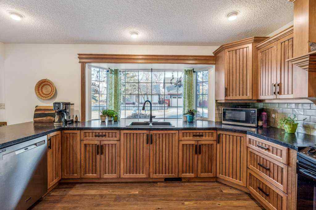 MLS® A2267832 - 1006 9 Street N in Staffordville Lethbridge, Residential