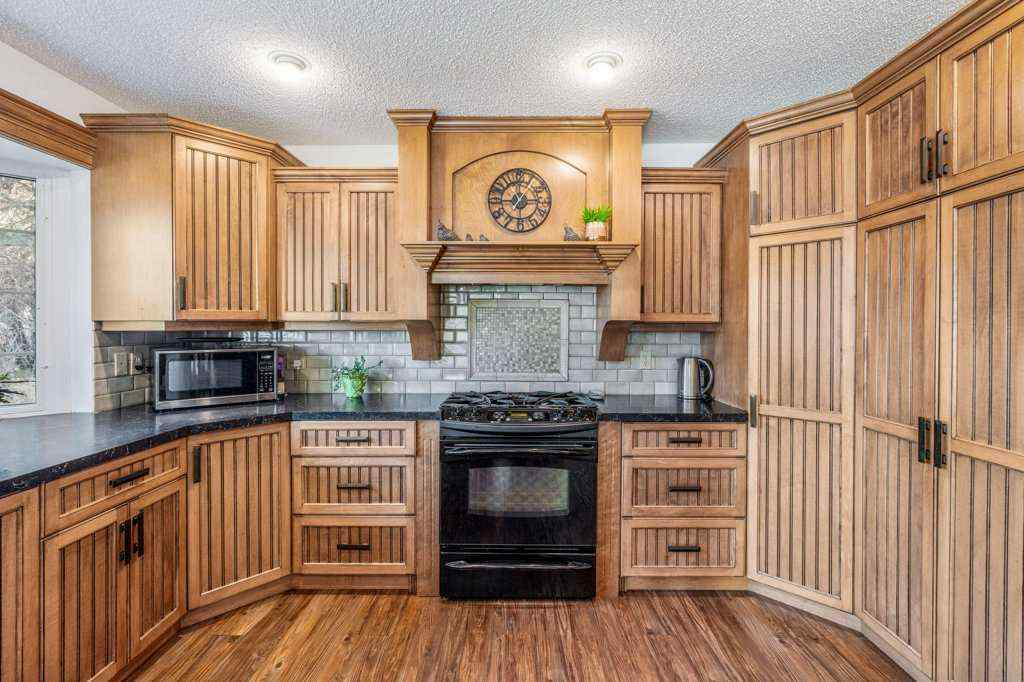 MLS® A2267832 - 1006 9 Street N in Staffordville Lethbridge, Residential