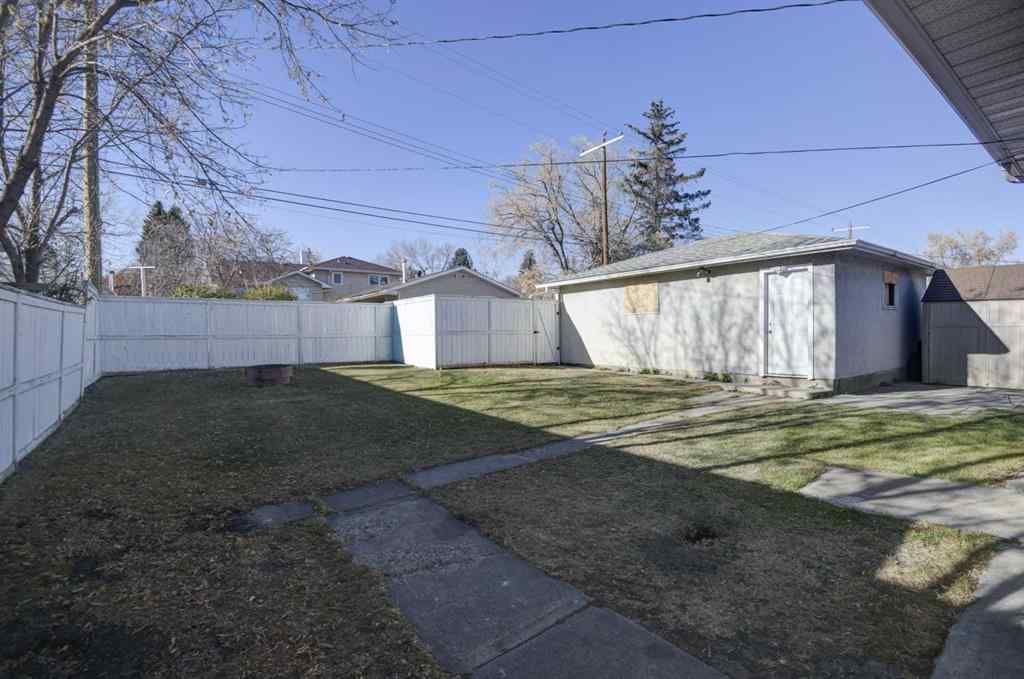 MLS® A2267837 - 6011 Centre Street NW in Thorncliffe Calgary, Residential
