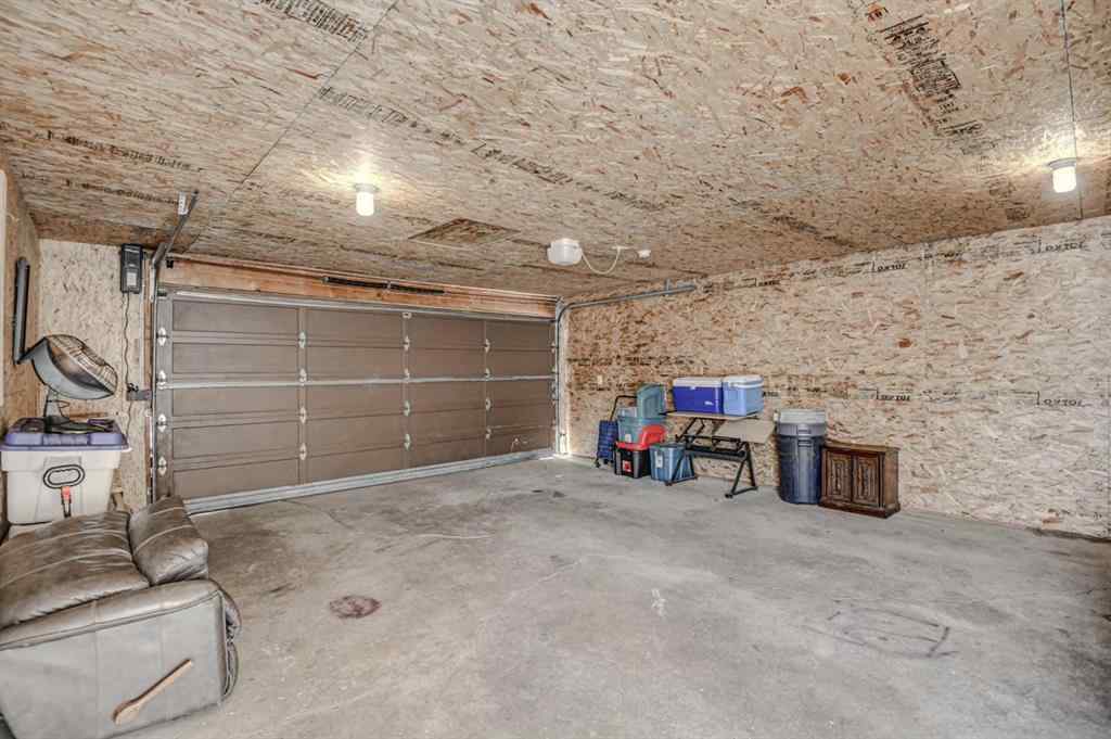 MLS® A2267837 - 6011 Centre Street NW in Thorncliffe Calgary, Residential