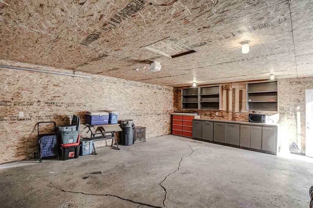 MLS® A2267837 - 6011 Centre Street NW in Thorncliffe Calgary, Residential