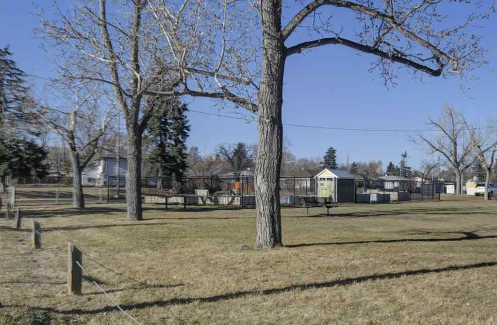 MLS® A2267837 - 6011 Centre Street NW in Thorncliffe Calgary, Residential