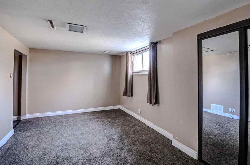 MLS® A2267837 - 6011 Centre Street NW in Thorncliffe Calgary, Residential