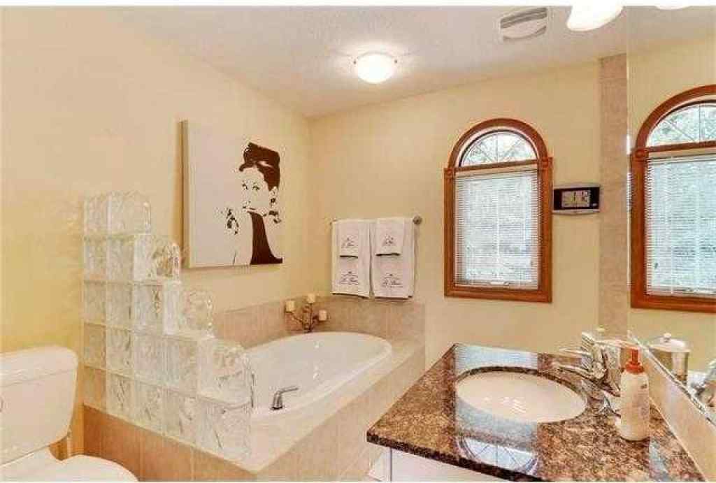 MLS® A2267841 - 175 Pumpvalley Court SW in Pump Hill Calgary, Residential