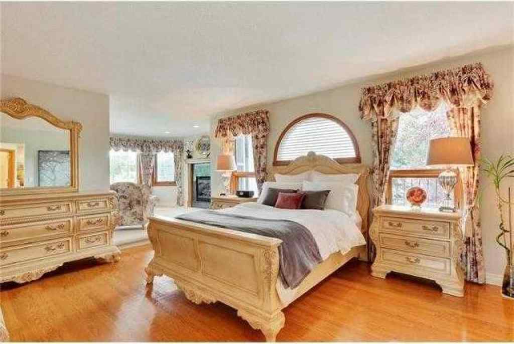 MLS® A2267841 - 175 Pumpvalley Court SW in Pump Hill Calgary, Residential