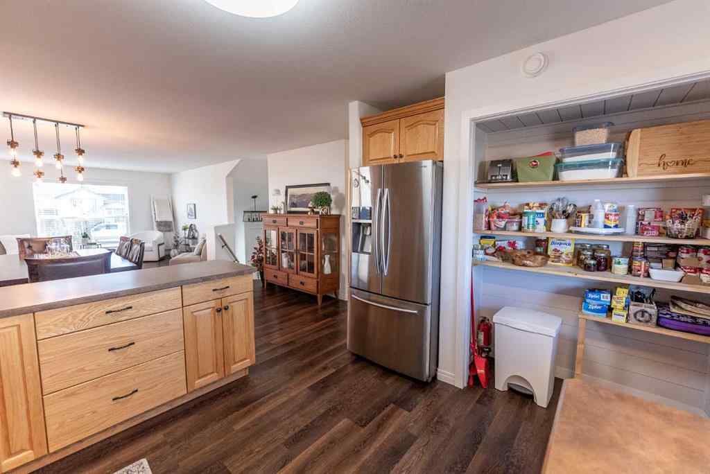 MLS® A2267843 - 6 Rolling Hills Bay  in Rolling Hills Blackfalds, Residential