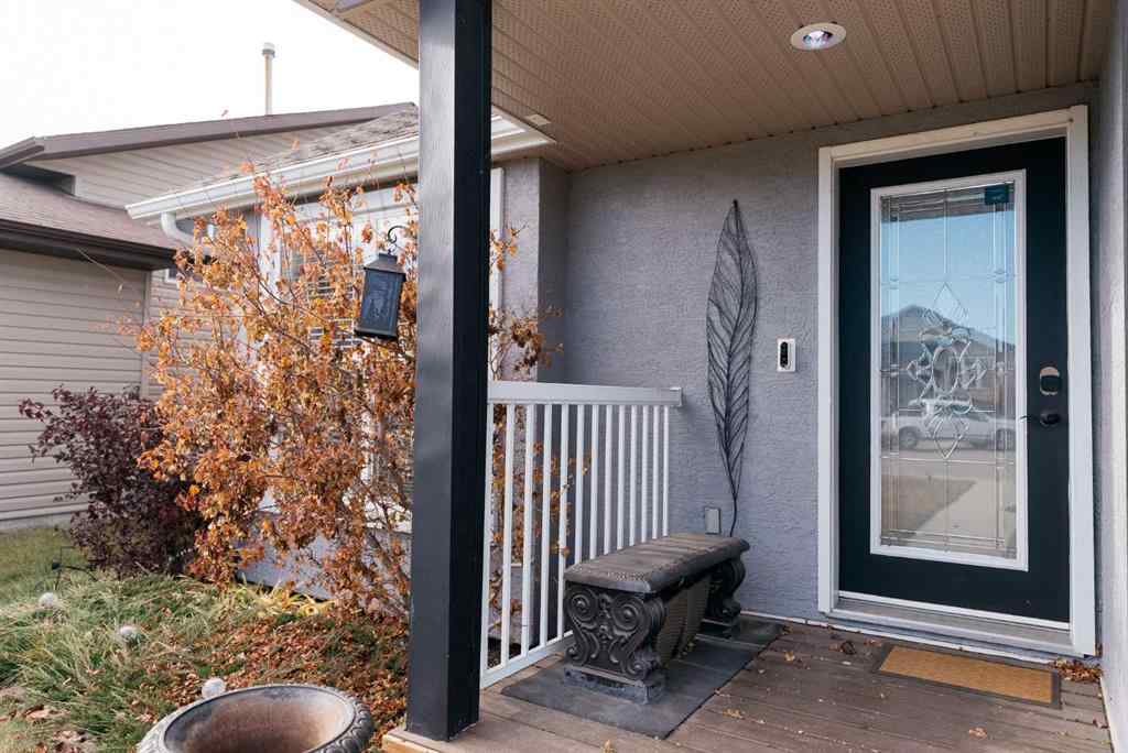 MLS® A2267843 - 6 Rolling Hills Bay  in Rolling Hills Blackfalds, Residential