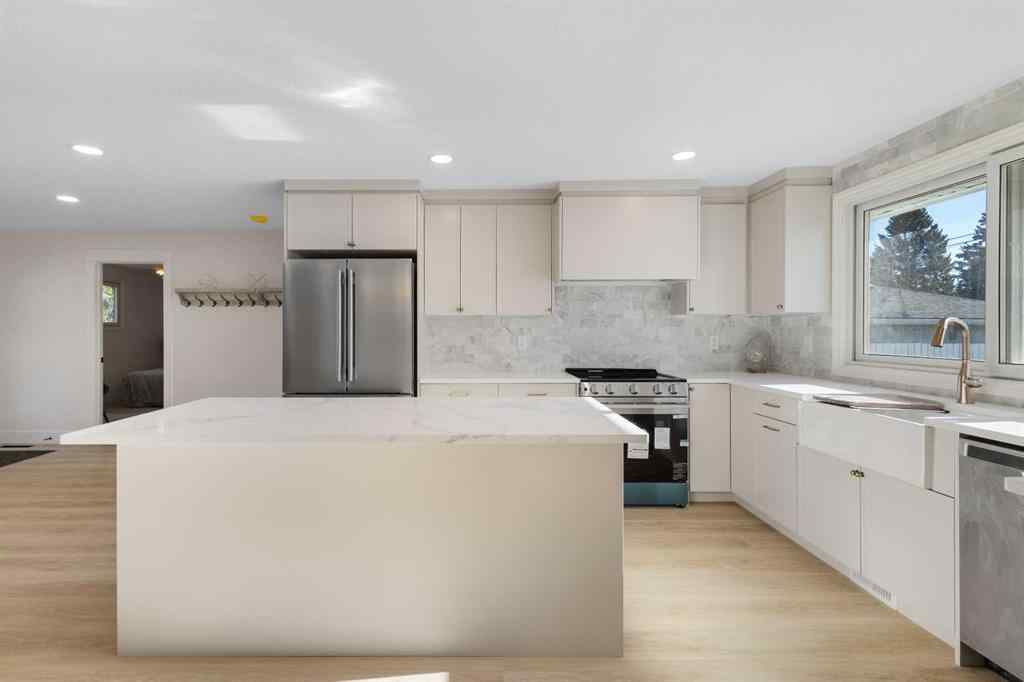 MLS® A2267859 - 4812 Verona Drive NW in Varsity Calgary, Residential