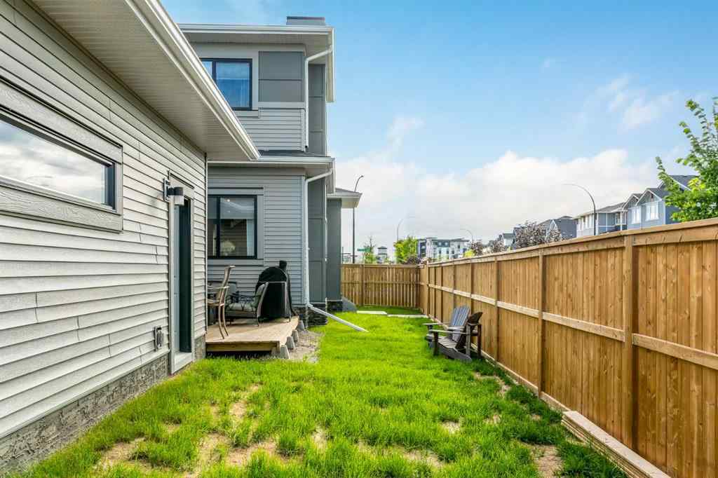 MLS® A2267864 - 800 Reynolds Manor SW in Coopers Crossing Airdrie, Residential