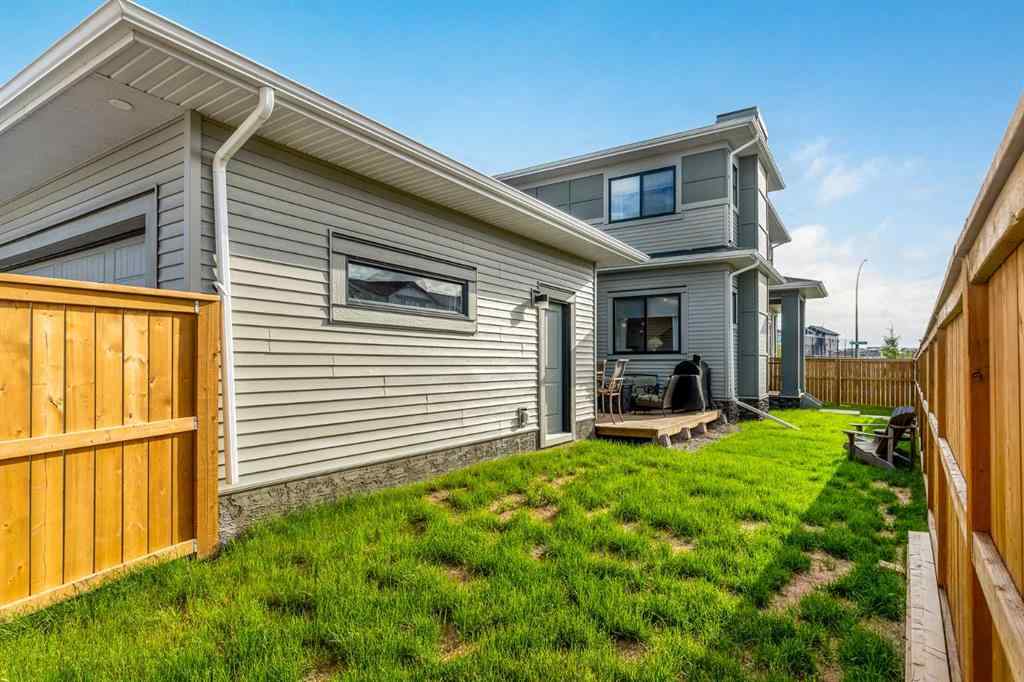 MLS® A2267864 - 800 Reynolds Manor SW in Coopers Crossing Airdrie, Residential