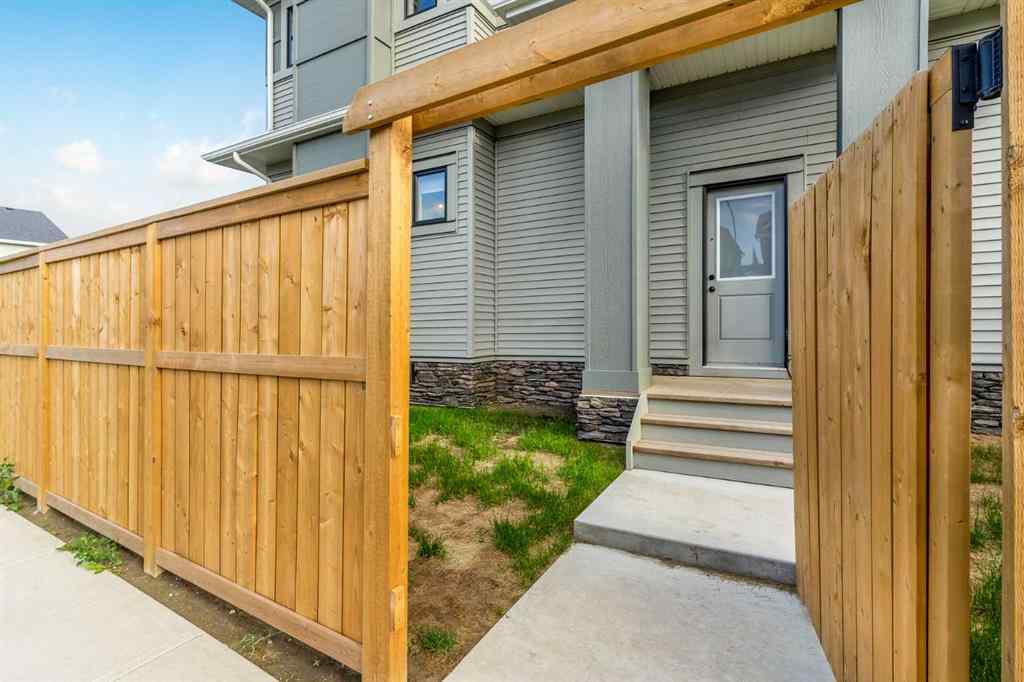 MLS® A2267864 - 800 Reynolds Manor SW in Coopers Crossing Airdrie, Residential