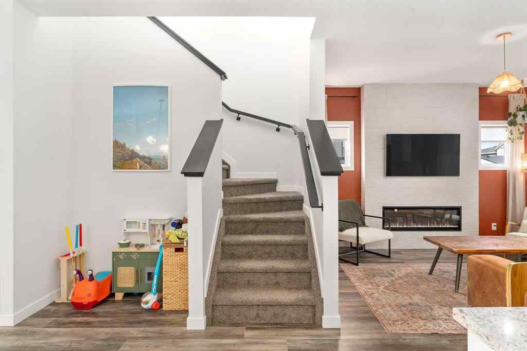 MLS® A2267864 - 800 Reynolds Manor SW in Coopers Crossing Airdrie, Residential