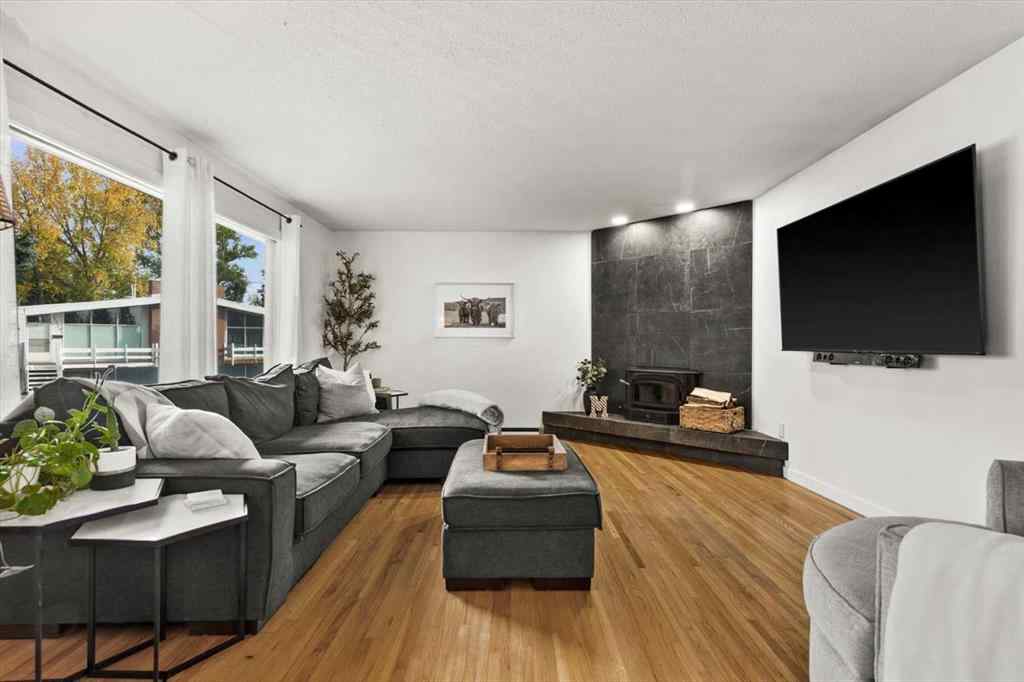 MLS® A2267867 - 5231 Sheldon Place NW in Montgomery Calgary, Residential