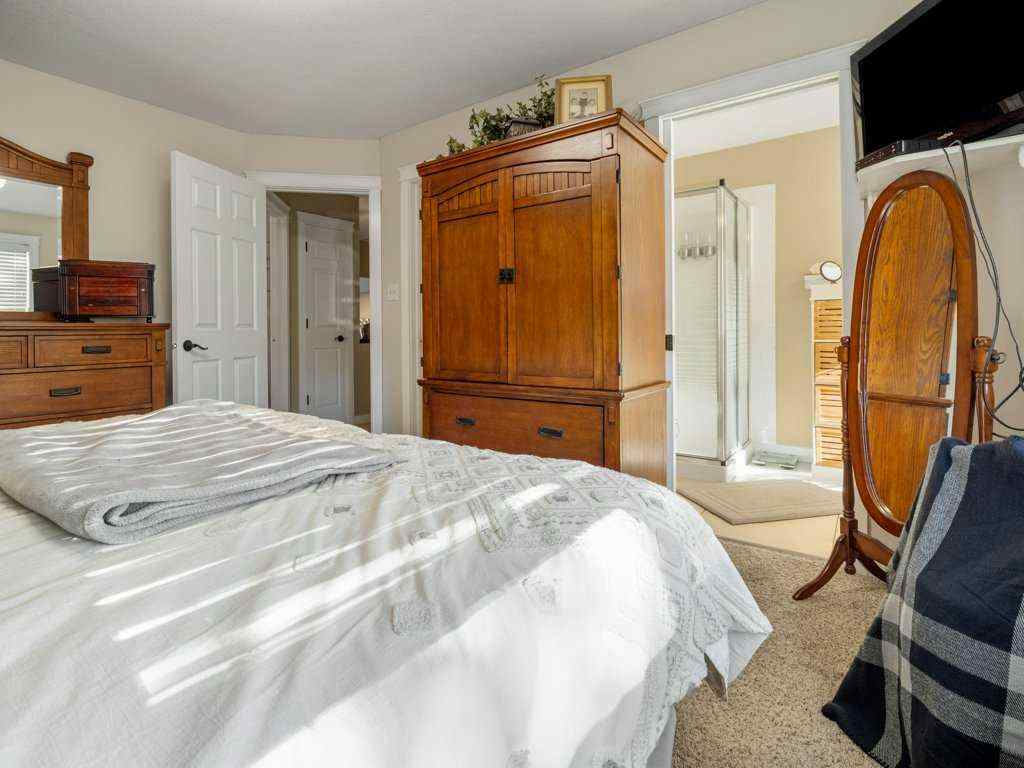 MLS® A2267871 - 425 FAIRMONT Boulevard S in Fairmont Lethbridge, Residential