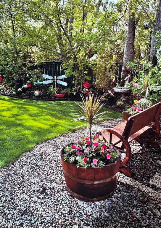 MLS® A2267871 - 425 FAIRMONT Boulevard S in Fairmont Lethbridge, Residential