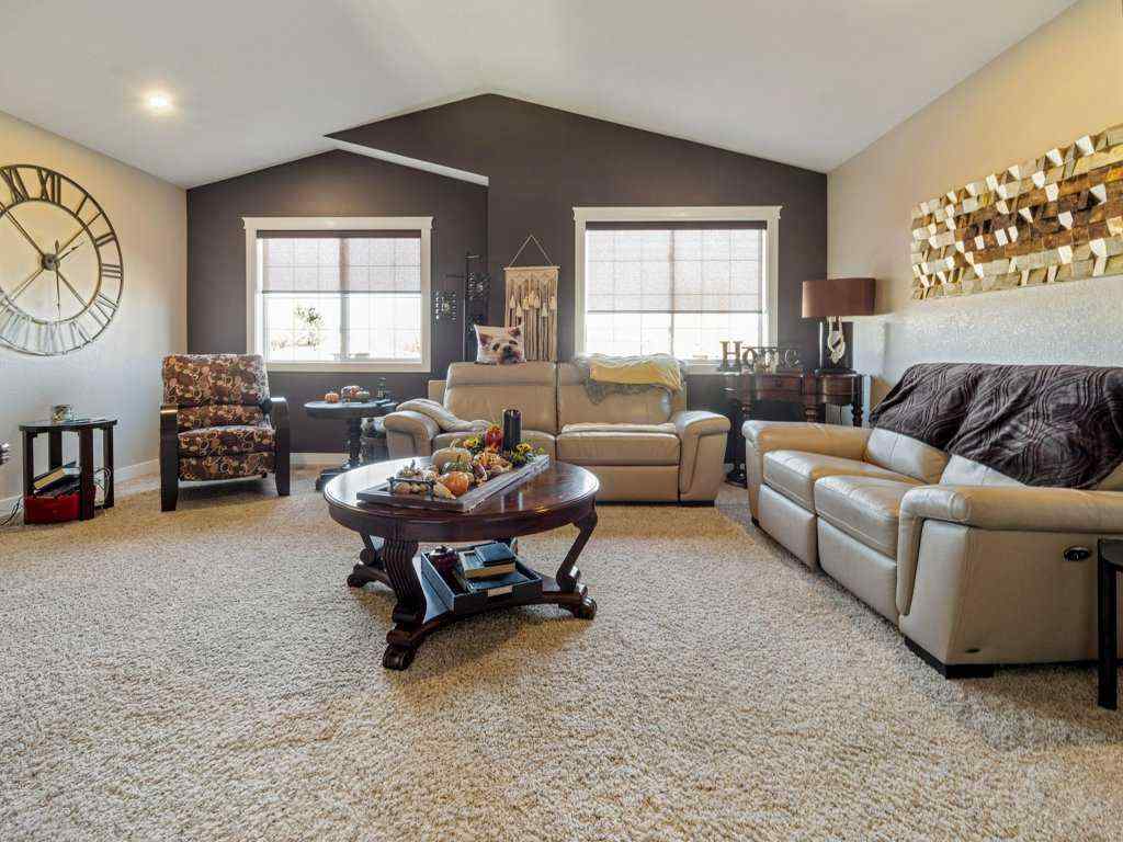 MLS® A2267871 - 425 FAIRMONT Boulevard S in Fairmont Lethbridge, Residential