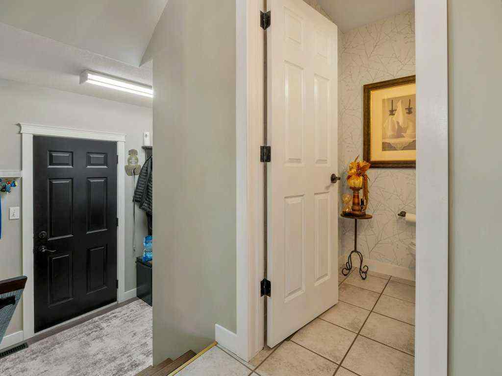 MLS® A2267871 - 425 FAIRMONT Boulevard S in Fairmont Lethbridge, Residential