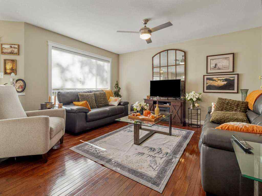 MLS® A2267871 - 425 FAIRMONT Boulevard S in Fairmont Lethbridge, Residential