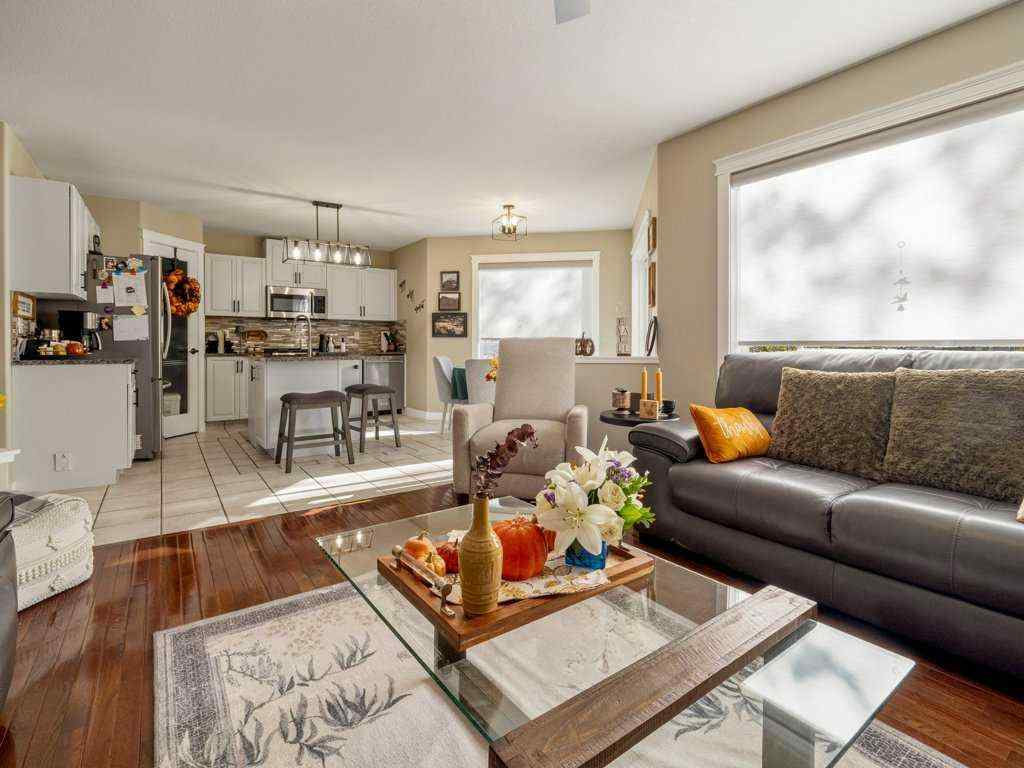 MLS® A2267871 - 425 FAIRMONT Boulevard S in Fairmont Lethbridge, Residential