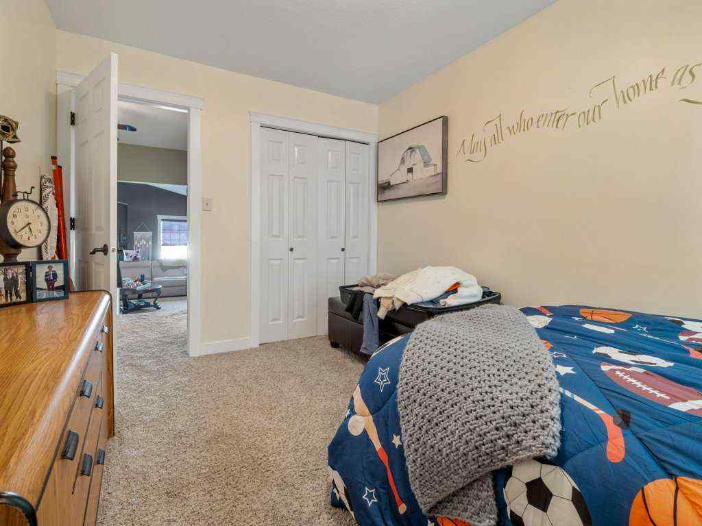 MLS® A2267871 - 425 FAIRMONT Boulevard S in Fairmont Lethbridge, Residential