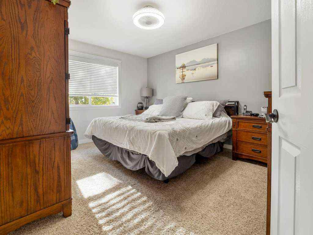 MLS® A2267871 - 425 FAIRMONT Boulevard S in Fairmont Lethbridge, Residential