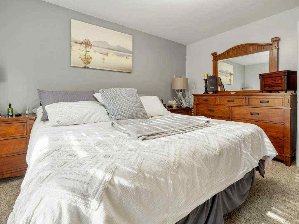 MLS® A2267871 - 425 FAIRMONT Boulevard S in Fairmont Lethbridge, Residential