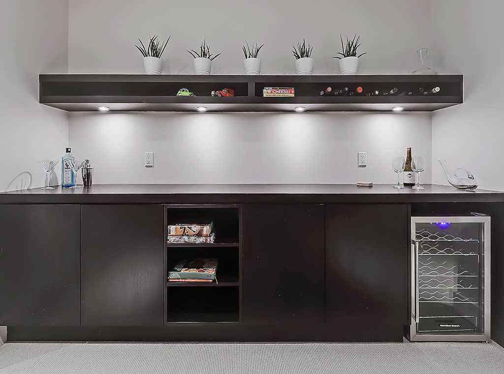 MLS® A2267873 - 2307 3 Avenue NW in West Hillhurst Calgary, Residential