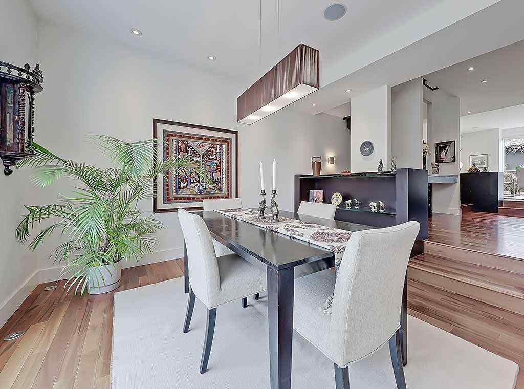 MLS® A2267873 - 2307 3 Avenue NW in West Hillhurst Calgary, Residential