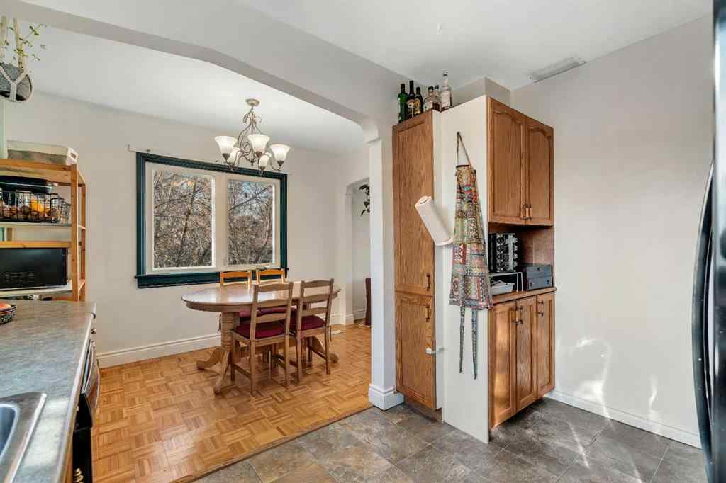 MLS® A2267878 - 129 18 Avenue NW in Tuxedo Park Calgary, Residential