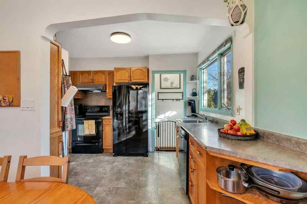 MLS® A2267878 - 129 18 Avenue NW in Tuxedo Park Calgary, Residential