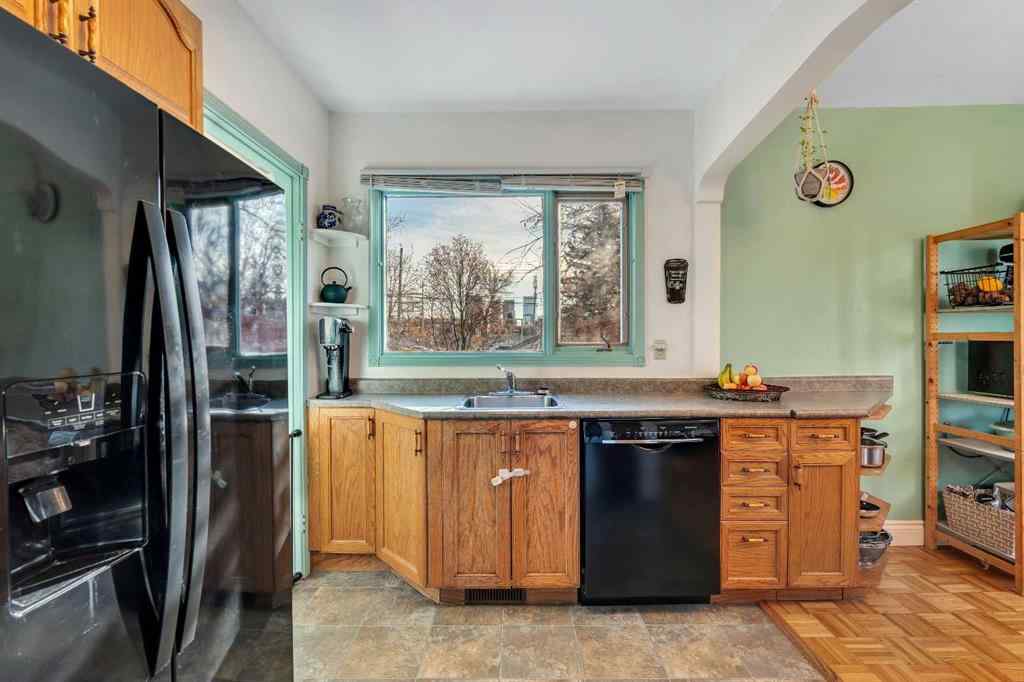 MLS® A2267878 - 129 18 Avenue NW in Tuxedo Park Calgary, Residential