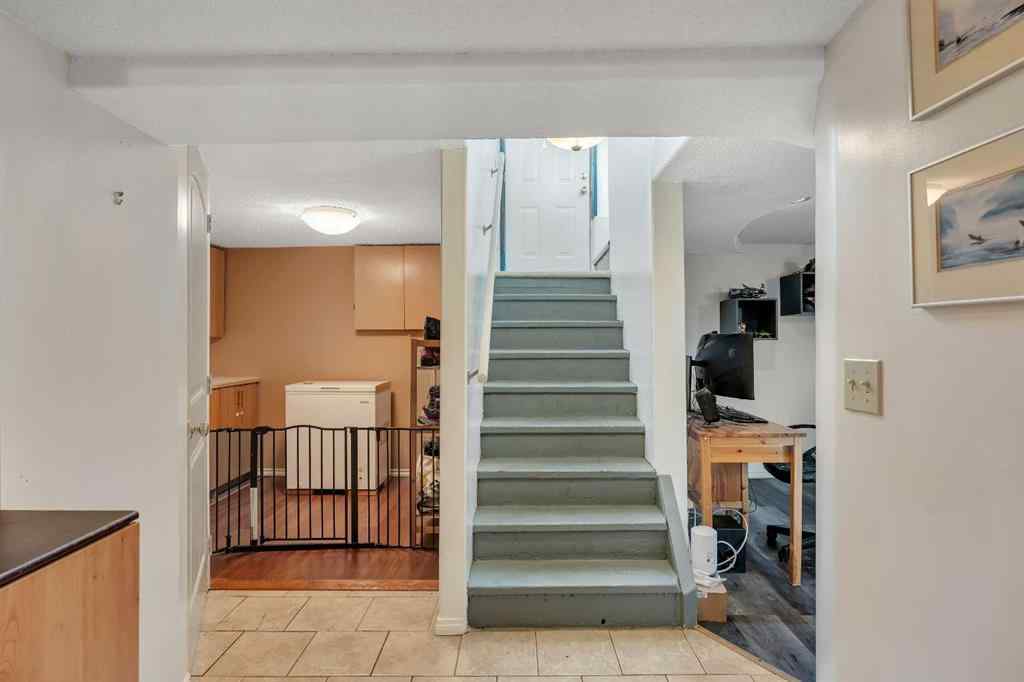 MLS® A2267878 - 129 18 Avenue NW in Tuxedo Park Calgary, Residential