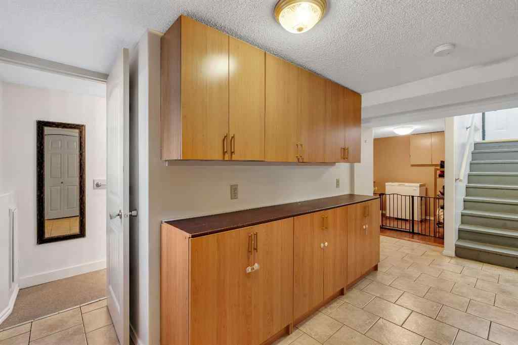 MLS® A2267878 - 129 18 Avenue NW in Tuxedo Park Calgary, Residential