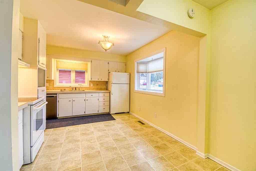 MLS® A2267883 - 1015 6th Avenue  in N/A Beaverlodge, Residential