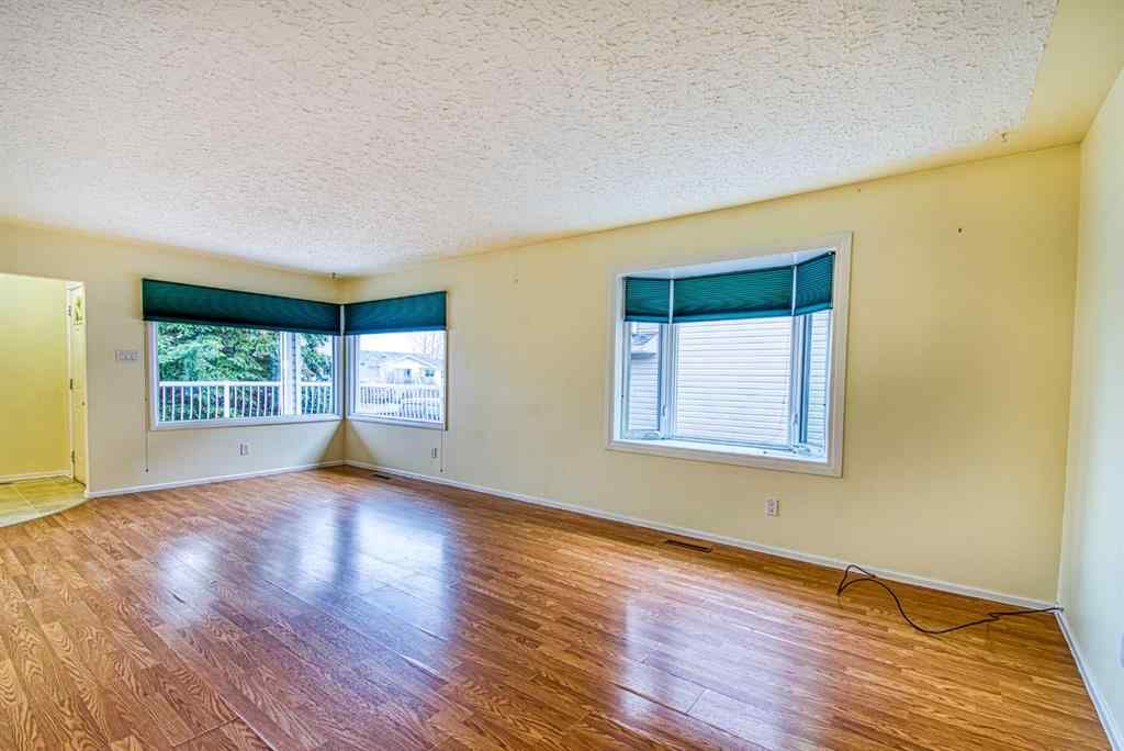 MLS® A2267883 - 1015 6th Avenue  in N/A Beaverlodge, Residential