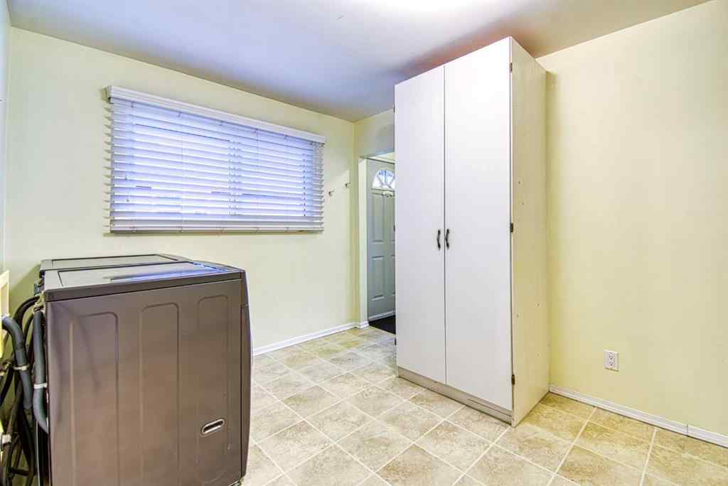 MLS® A2267883 - 1015 6th Avenue  in N/A Beaverlodge, Residential