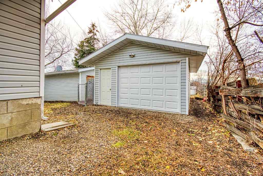 MLS® A2267883 - 1015 6th Avenue  in N/A Beaverlodge, Residential