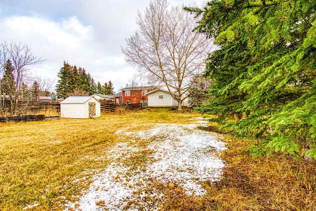 MLS® A2267883 - 1015 6th Avenue  in N/A Beaverlodge, Residential