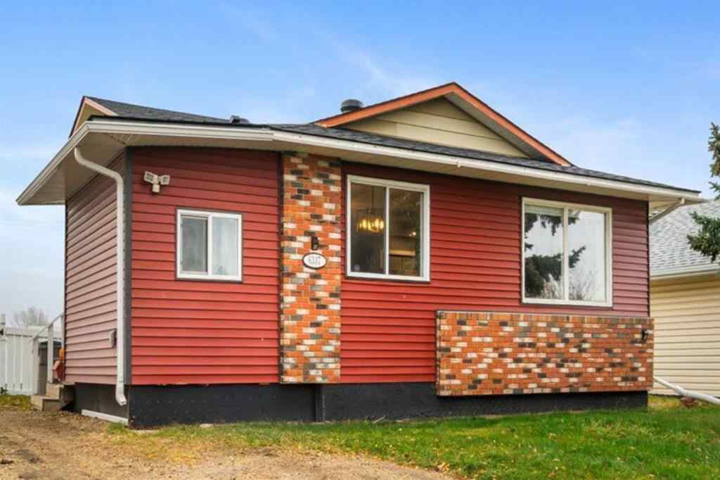 MLS® A2267885 - 6337 93 Street  in Country Club Estates Grande Prairie, Residential